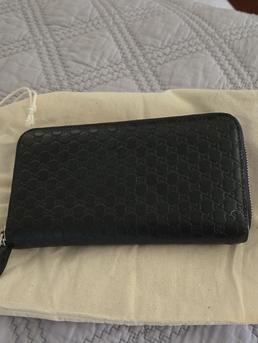 GUCCI MicroGuccissima Zip Around Black Wallet